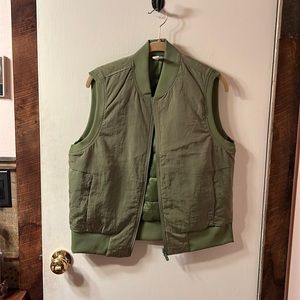 lululemon green puffer vest